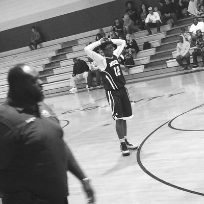 Profile Picture of Jamal Moore (@Jamalmoore_23) on Twitter