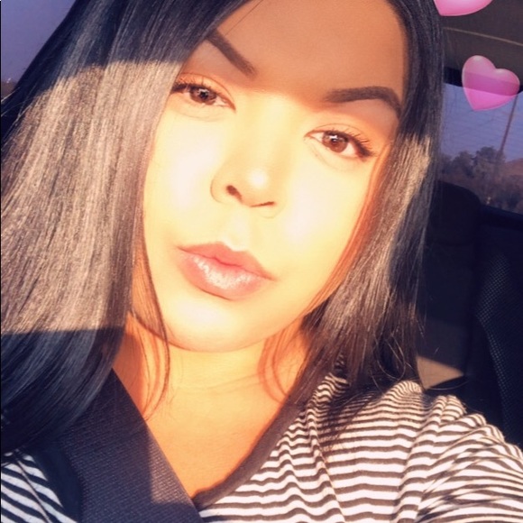 Profile Picture of Miranda Echegaray (@mechegaray92) on Poshmark