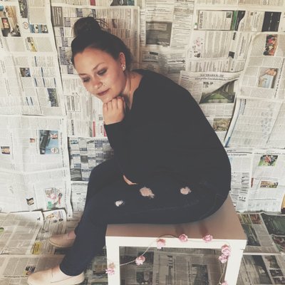 Profile Picture of Alexandra Pfeffer (@alex_valeria27) on Twitter