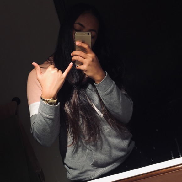 Profile Picture of Ashley Macato (@skyash7) on Poshmark