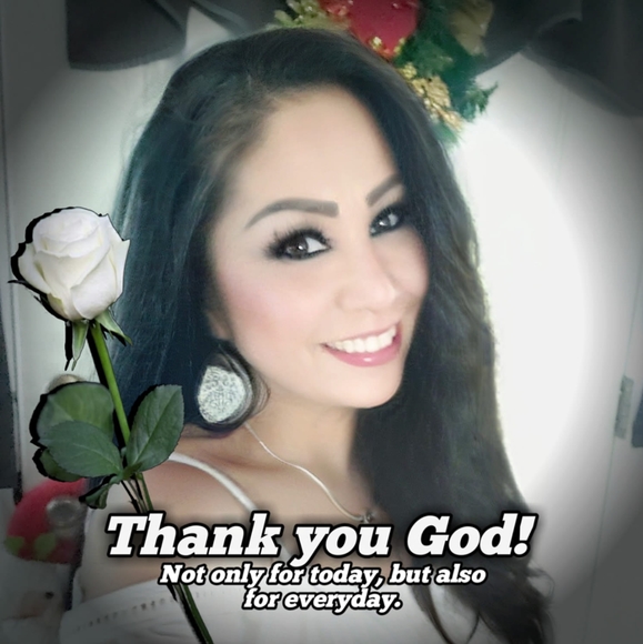 Profile Picture of Cristina Oledan (@comurray69) on Poshmark