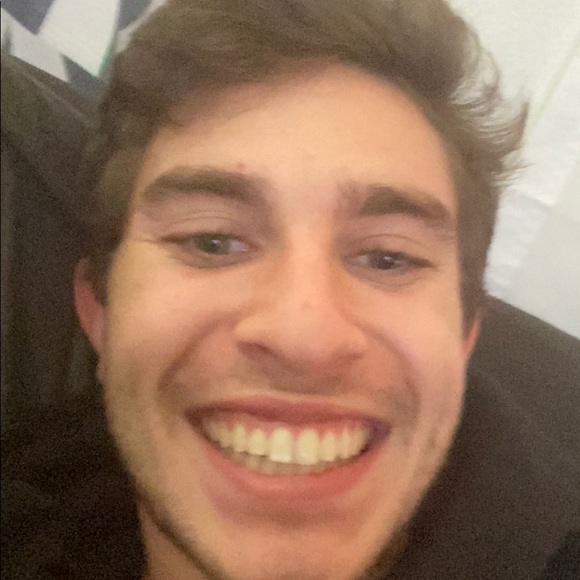 Profile Picture of Henry Zaransky (@henryzaransky) on Poshmark