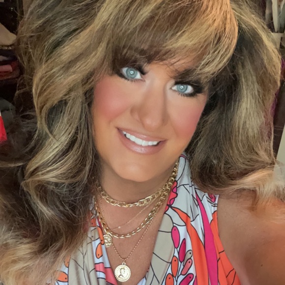 Profile Picture of Sue Kenney (@suze4483) on Poshmark