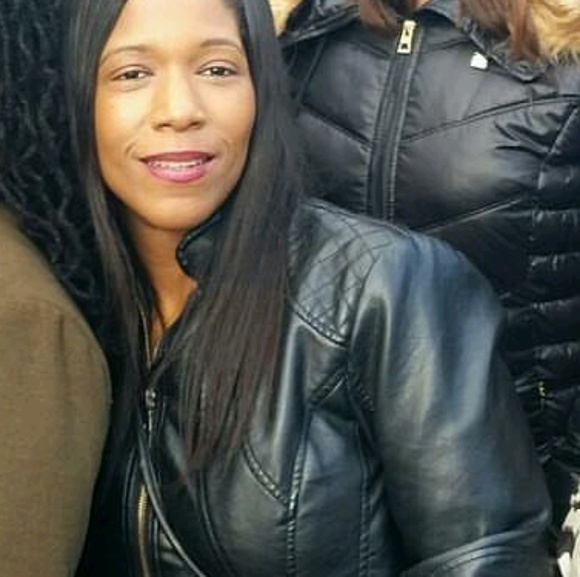 Latania Jones - Poshmark Profile Picture of Latania Jones (@latania408) on Poshmark