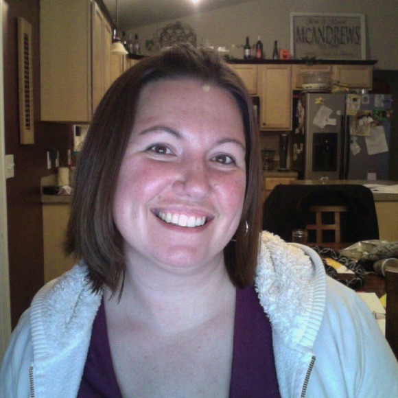 Profile Picture of Rachel Mcandrews (@rmcandrews) on Poshmark