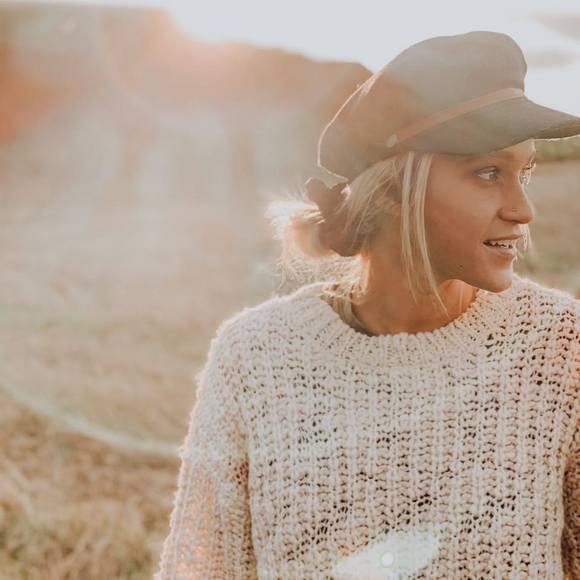 Riley Semanko - Poshmark Profile Picture of Riley Semanko (@rileysemanko) on Poshmark