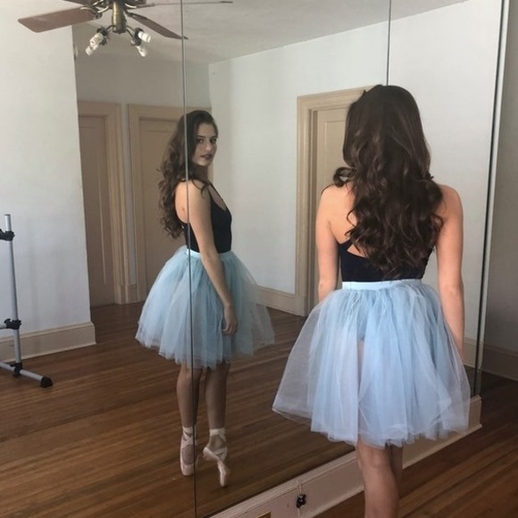Profile Picture of Julia Crescenzi (@juliacrescenzi) on Poshmark