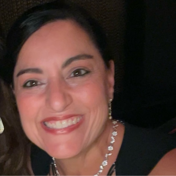 Profile Picture of Cynthia Staker (@cynthiastaker) on Poshmark