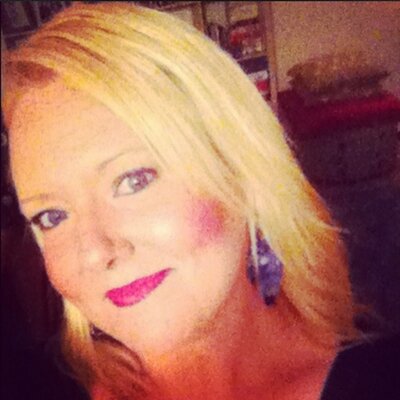 Profile Picture of Shelley Tilley (@shelltweettweet) on Twitter