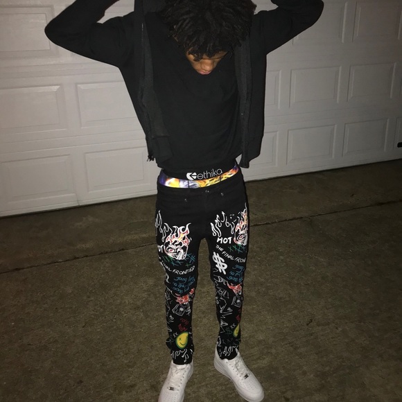 Profile Picture of Tynerrius James (@outeasttk) on Poshmark