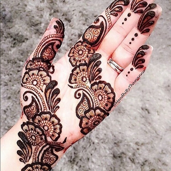 Profile Picture of Rabia Shah (@ammiqais) on Poshmark