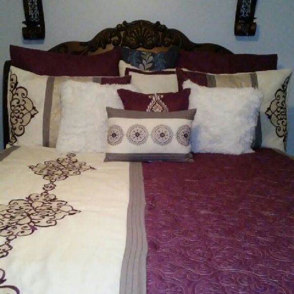 Profile Picture of Quinavere Jarrells (@qjarrells) on Poshmark