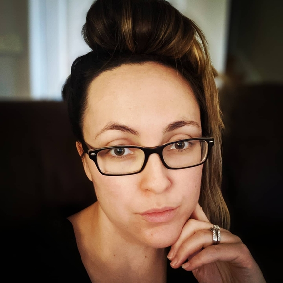 Profile Picture of Jessica Arnote (@jessicalana) on Poshmark