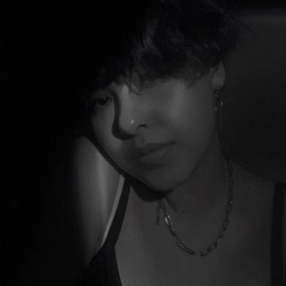 Profile Picture of Sierra Cumpian (@sierraten) on Poshmark