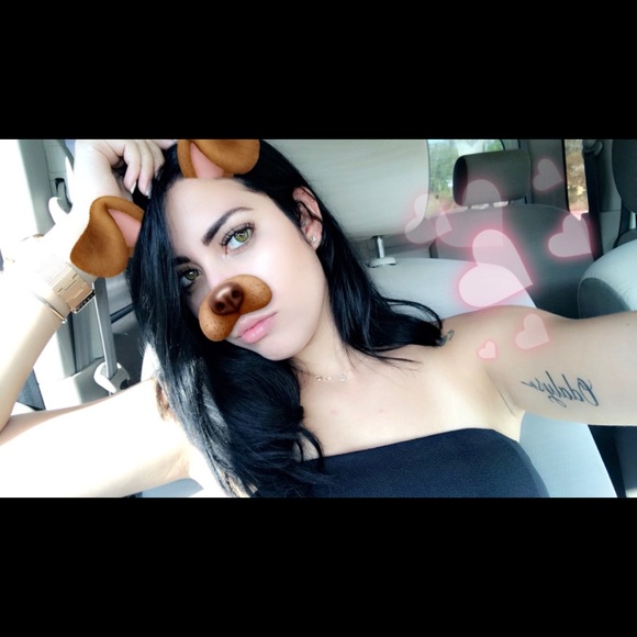 Profile Picture of Grethel Morell (@grethel99) on Poshmark