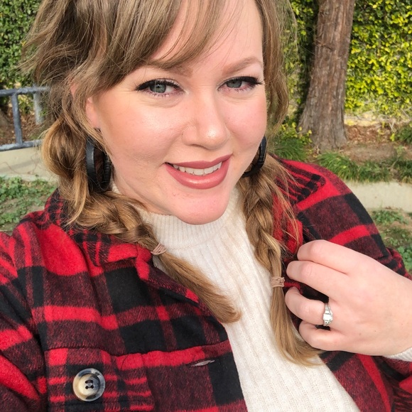 Profile Picture of Ciera Irving (@shopthewild) on Poshmark