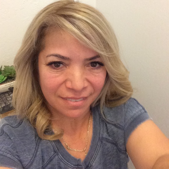 Profile Picture of Myrna Castro (@myrnaclaudia) on Poshmark