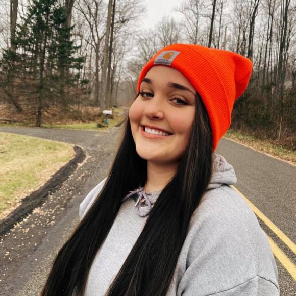 Profile Picture of Reagan Lutchkus (@reaganlutchkus) on Poshmark