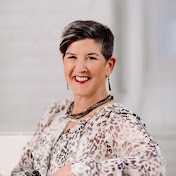 Profile Picture of Lisa Stearns (@ImaginationSisterhoodStudio) on Youtube