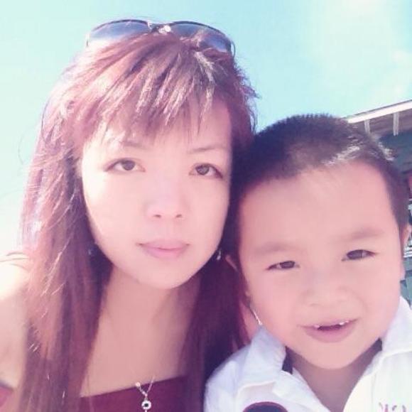 Profile Picture of Karen zhu Zhu (@minxiazhu0213) on Poshmark