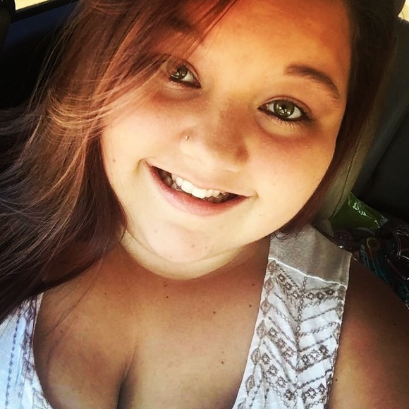 Profile Picture of K’lee Appelt (@kleesavannah13) on Poshmark