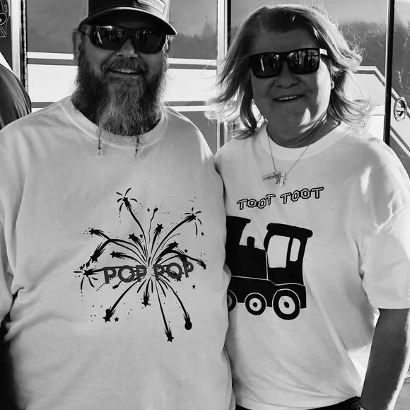 Profile Picture of Lisa Yates (@lryates67) on Poshmark