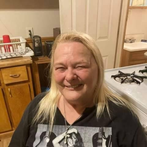 Profile Picture of Debra Lessard (@debralessard60) on Poshmark