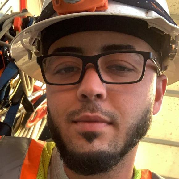 Profile Picture of Brian Navarro (@brianmane) on Poshmark