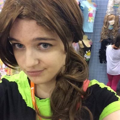 Profile Picture of Andrea Szwejbka (@SzwejbTheDeck) on Twitter