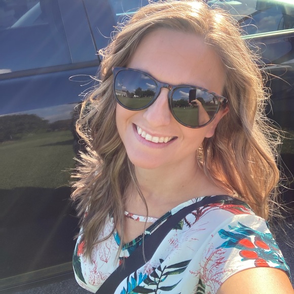 Profile Picture of Bethany Copeland (@cope712591) on Poshmark
