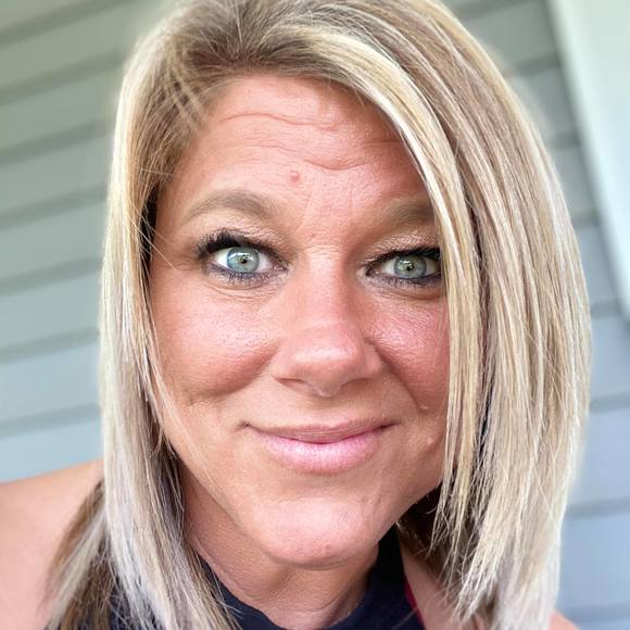 Profile Picture of Deanna gilbert- Alexander (@dealexander1997) on Poshmark