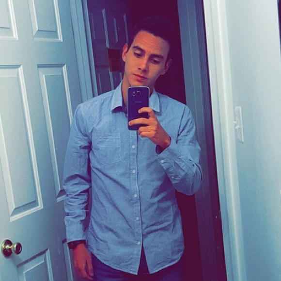 Profile Picture of Adalid Flores ernau (@adalid_01_96) on Poshmark