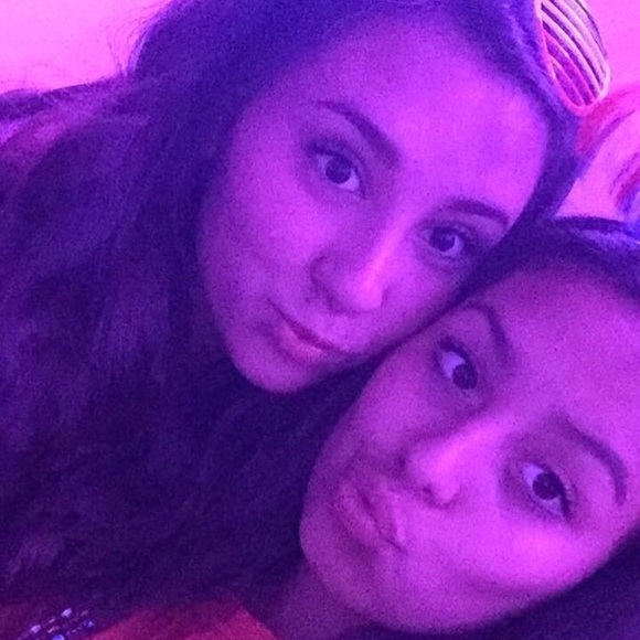 Ariana Holmen - Poshmark Profile Picture of Ariana Holmen (@14ari) on Poshmark