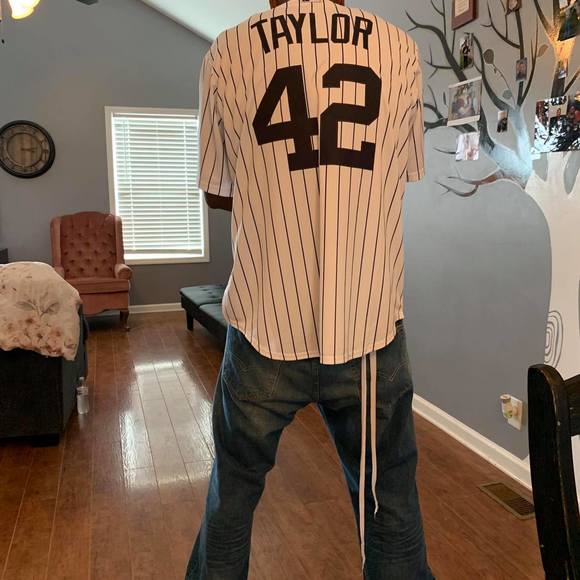 Profile Picture of Anthony Taylor (@anthonytaylo428) on Poshmark