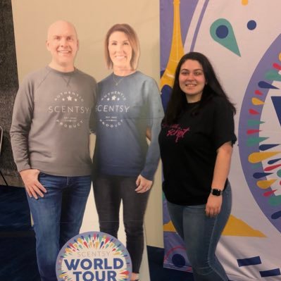 Profile Picture of Alissa Sampson (@alilesliescents) on Twitter