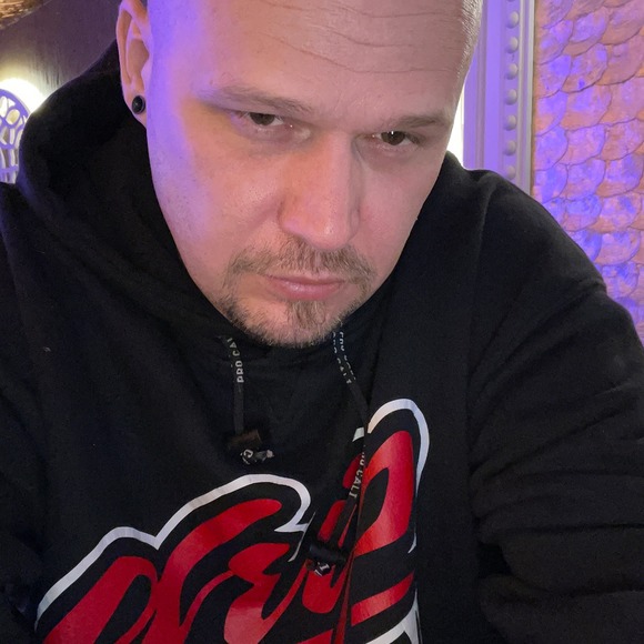 Profile Picture of Barry Carroll (@barrycarroll363) on Poshmark
