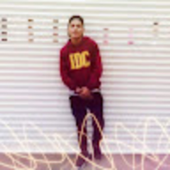 Profile Picture of Joseph Tan (@josephtan894) on Poshmark