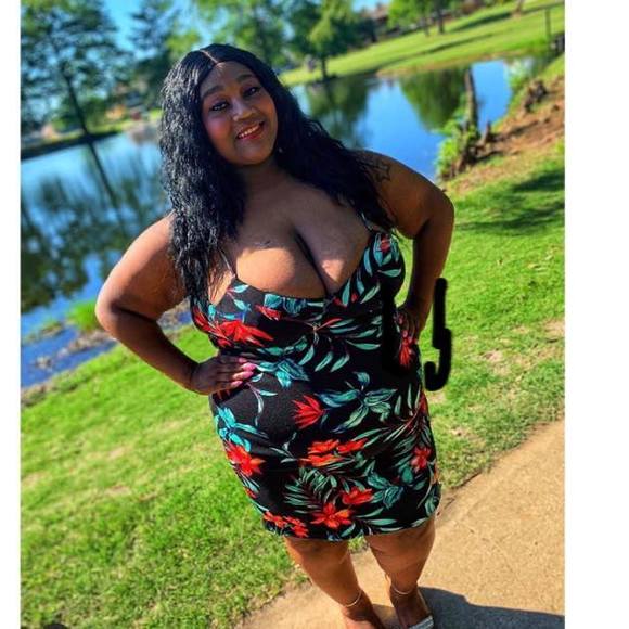 Profile Picture of Jenna Hamburgh (@ericagrater) on Poshmark