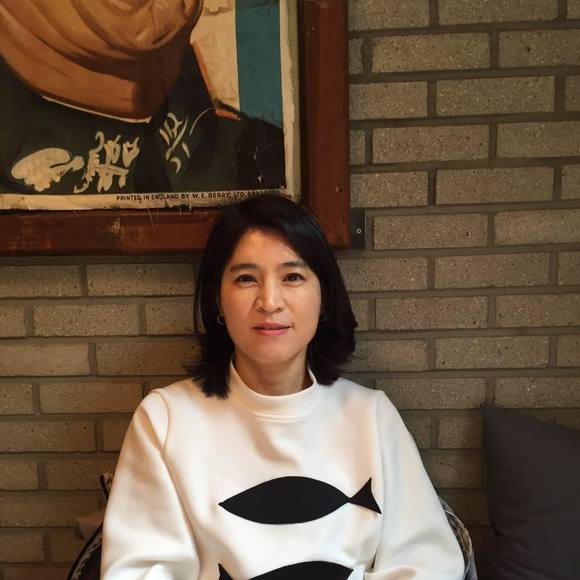 Profile Picture of Euna Kim (@eunakim) on Poshmark