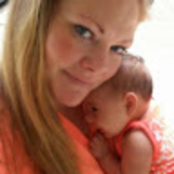 Profile Picture of Alicia Baer (@misslicia2u) on Poshmark