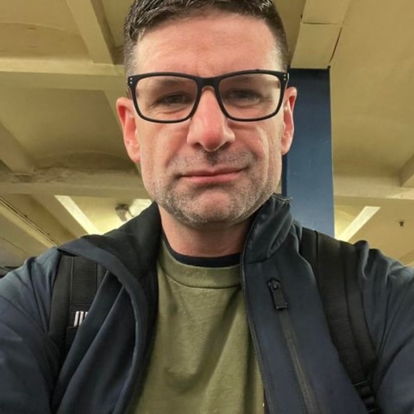 Profile Picture of Michael Theriault (@michaeltheri366) on Poshmark