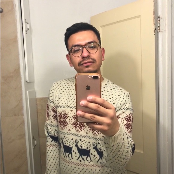 Profile Picture of David Luna (@mindavid) on Poshmark