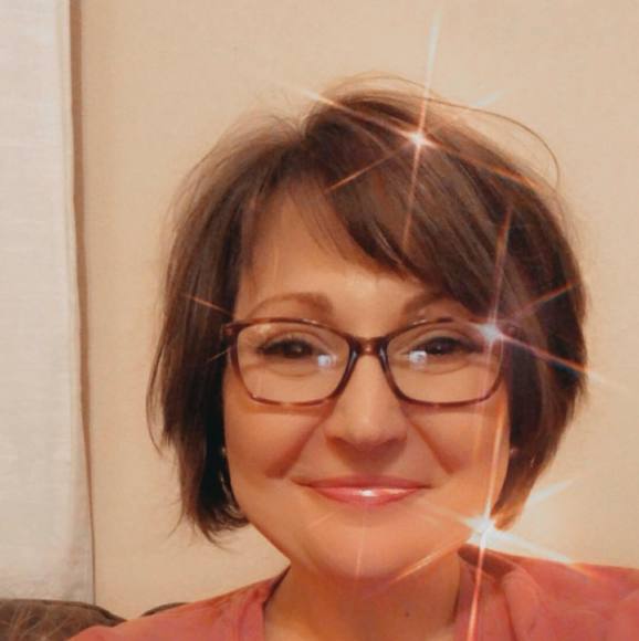 Profile Picture of Amanda Arcement (@amandaarcement) on Poshmark