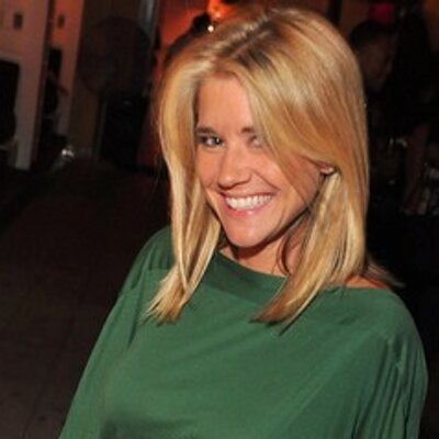 Profile Picture of April McLaughlin (@QUEENIEMCBOX) on Twitter