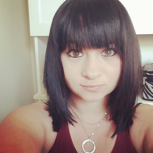 Profile Picture of April Scaffe (@aprilscaffe) on Poshmark