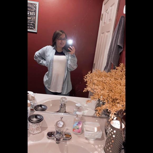 Profile Picture of Bryianna Lipko (@bri18_) on Poshmark