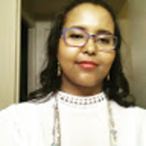 Profile Picture of Huda Ahmed (@hodanahmed2020) on Poshmark