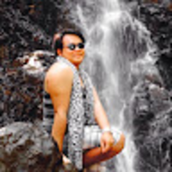 Profile Picture of Dennis Lumagbas (@dennislumagbas) on Poshmark