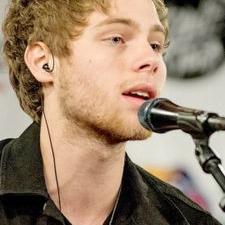 Profile Picture of Luke Is Bae (@_Lukes_Beard_) on Twitter