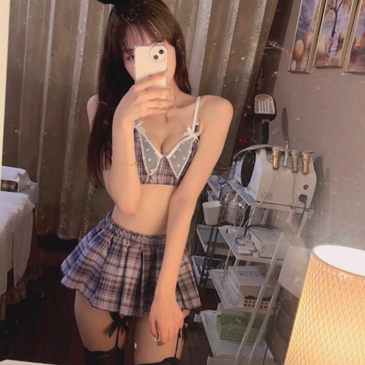 Profile Picture of doris😈 (@dorisss_.165) on Tiktok
